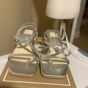 Dolce Vita Baylor silver metallic leather - size 6
